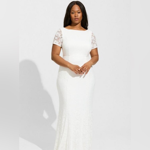 torrid Dresses & Skirts - Torrid Size 18 - Ivory Lace Short Sleeve Wedding Dress NWT Fit & Flair